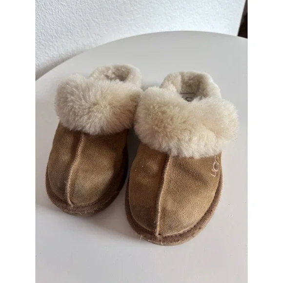 UGG Cozy Slipper Little‎ Girl 11 Chestnut Brown Suede Upper Shearling - Picture 6 of 7